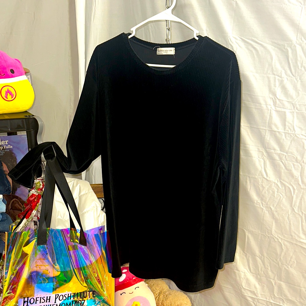 Jones New York Black Ribbed Knit Top